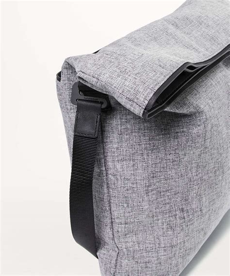 lululemon foldover bag size